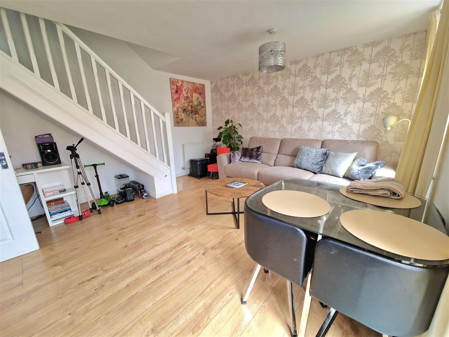 2 bed property in Cantley Road, Bedford